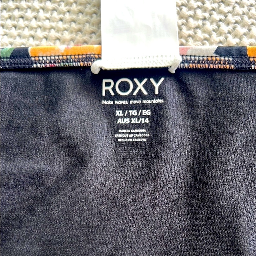 Roxy Black Floral Swim Bikini Bottom. - Picture 6 of 7